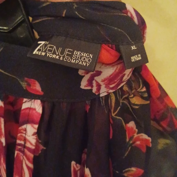 EUC Floral Print Blouse - Picture 3 of 4